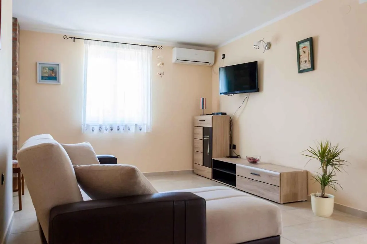 Apartment In Porat/Insel Krk 13032