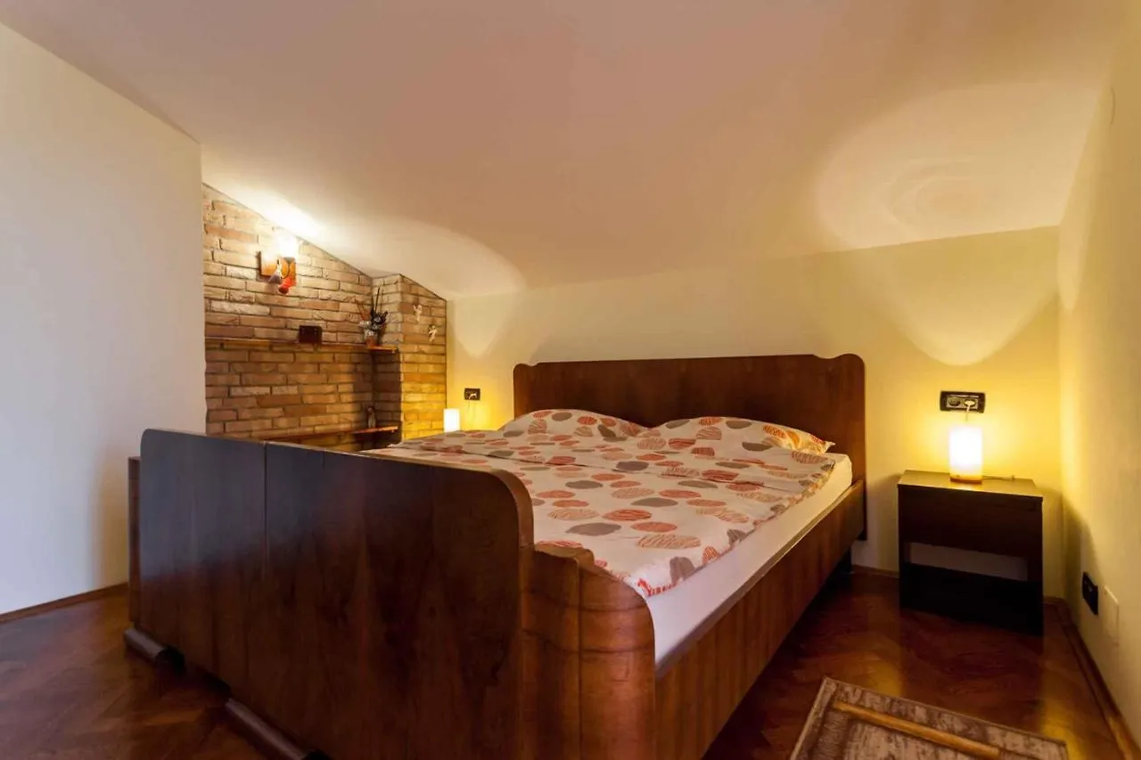 Apartment In Porat/Insel Krk 13032  بورات