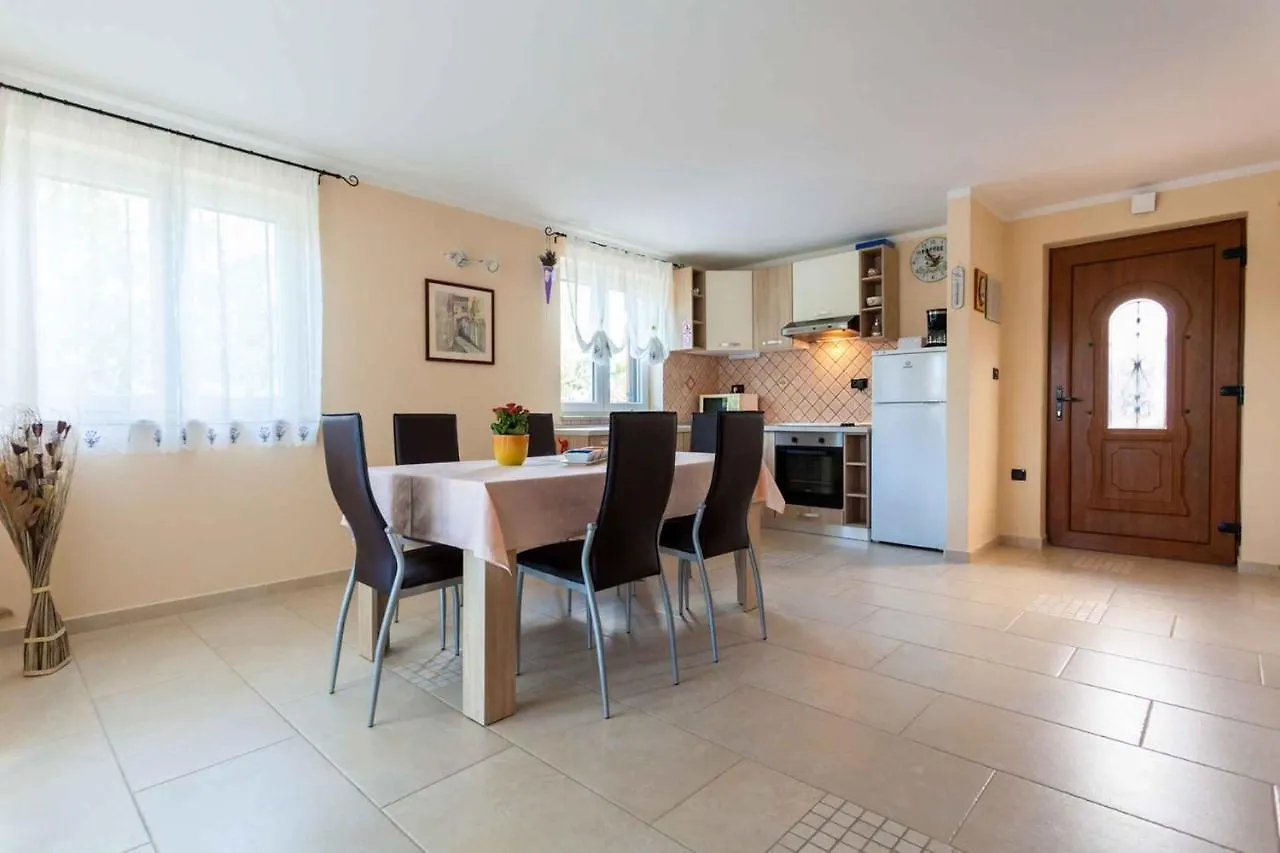 Apartment In Porat/Insel Krk 13032